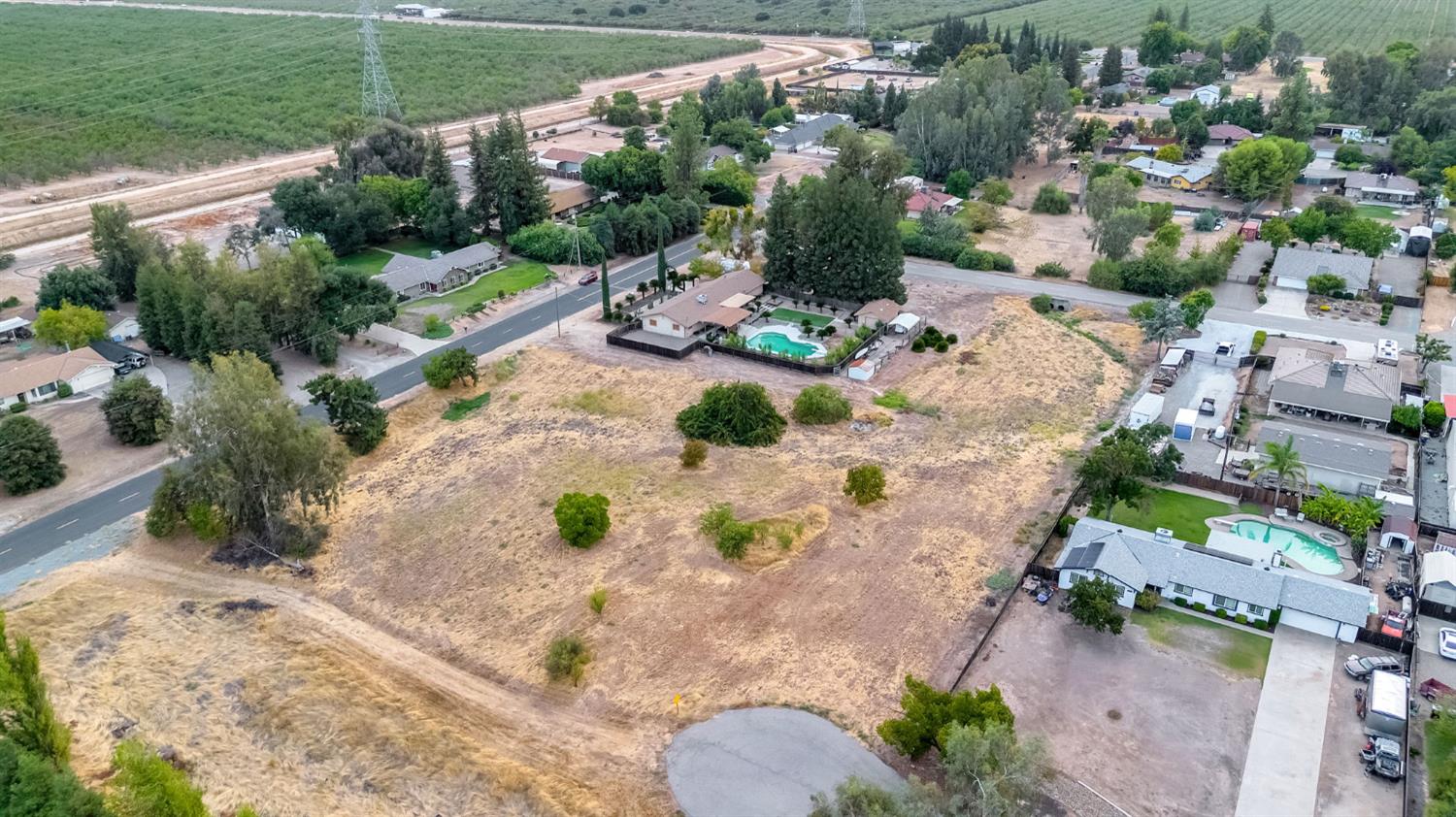 36295 Kensington Dr, Madera, CA 93636