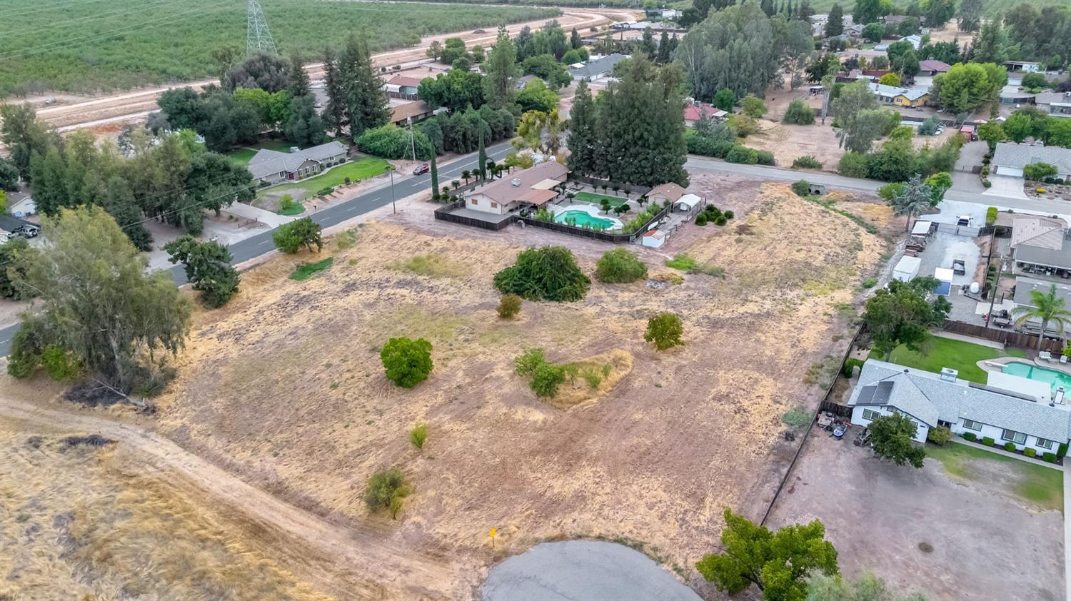 36295 Kensington Dr, Madera, CA 93636