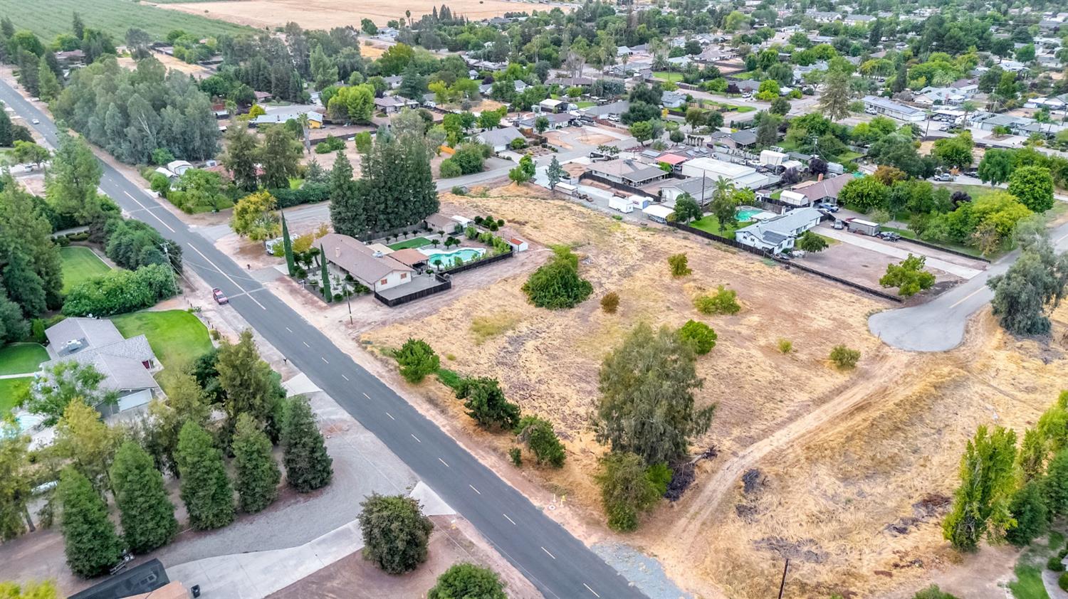 36295 Kensington Dr, Madera, CA 93636