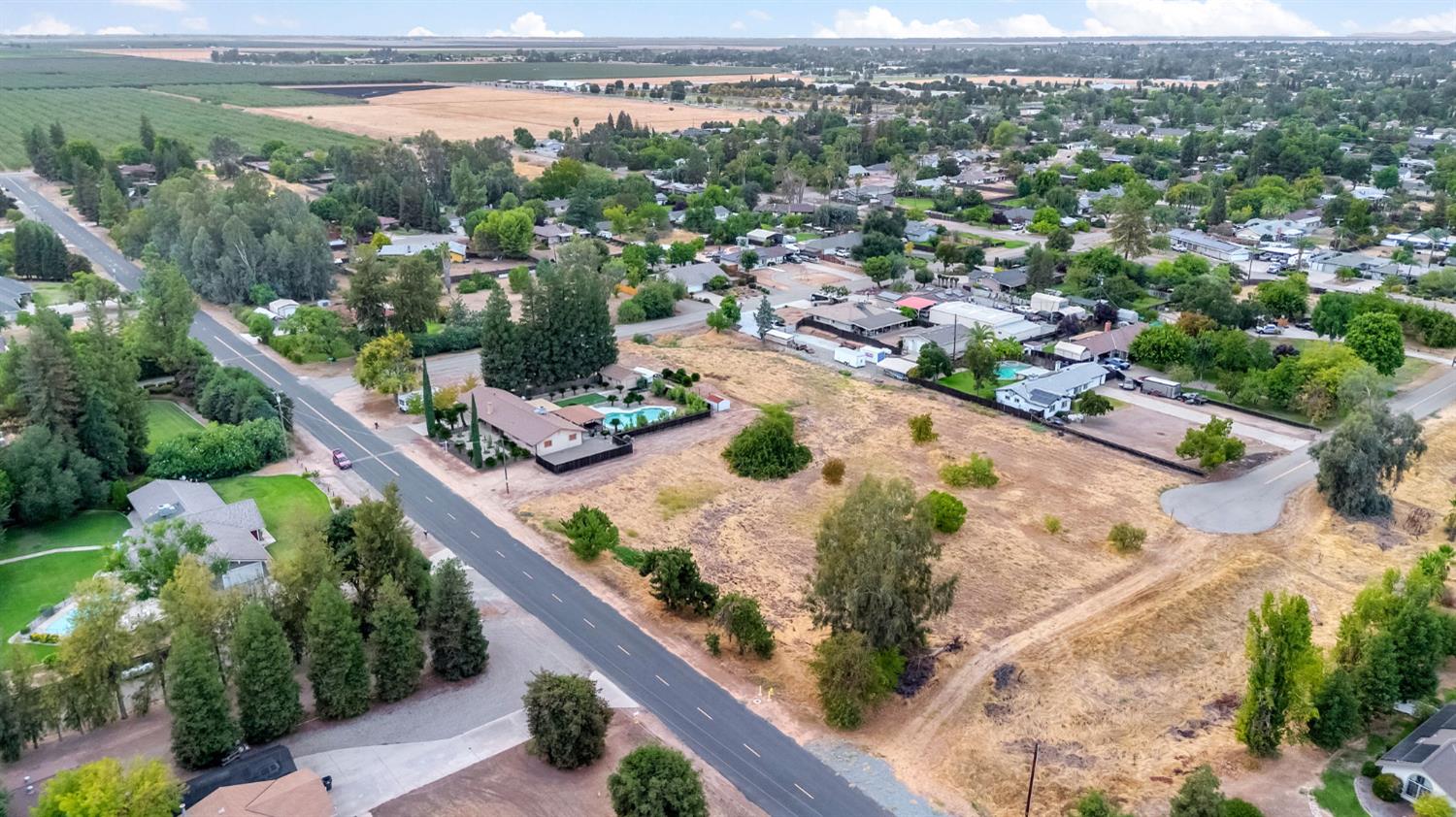 36295 Kensington Dr, Madera, CA 93636