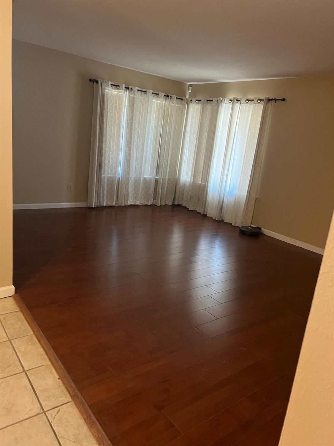 402 Mainberry Dr, Madera, CA 93637