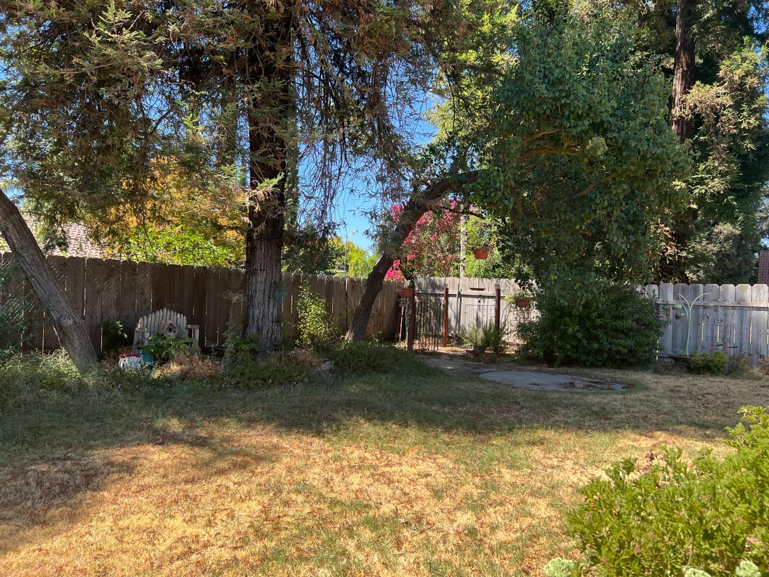 402 Mainberry Dr, Madera, CA 93637