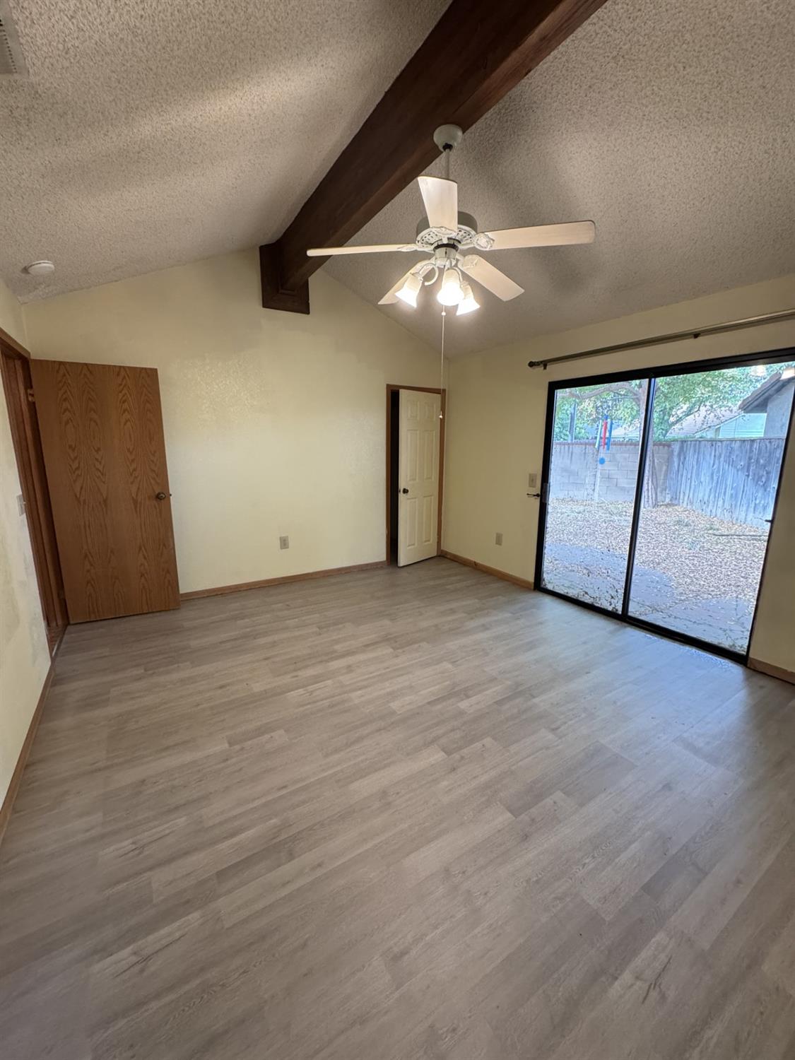 1104 Pinewood Ct, Madera, CA 93637