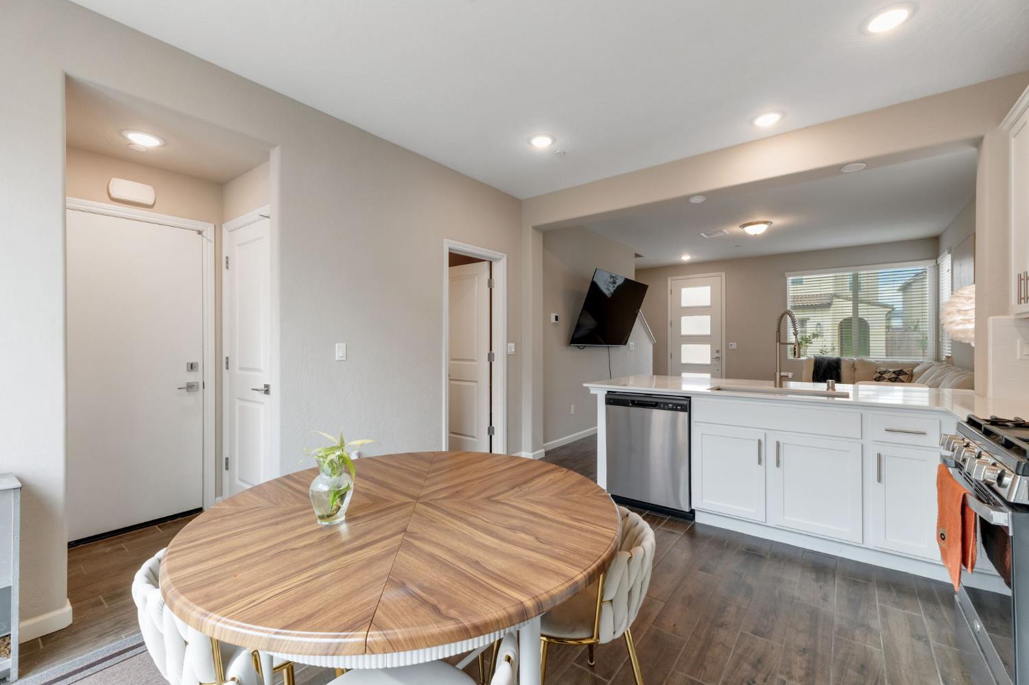 1106 Significant Way W, Madera, CA 93636