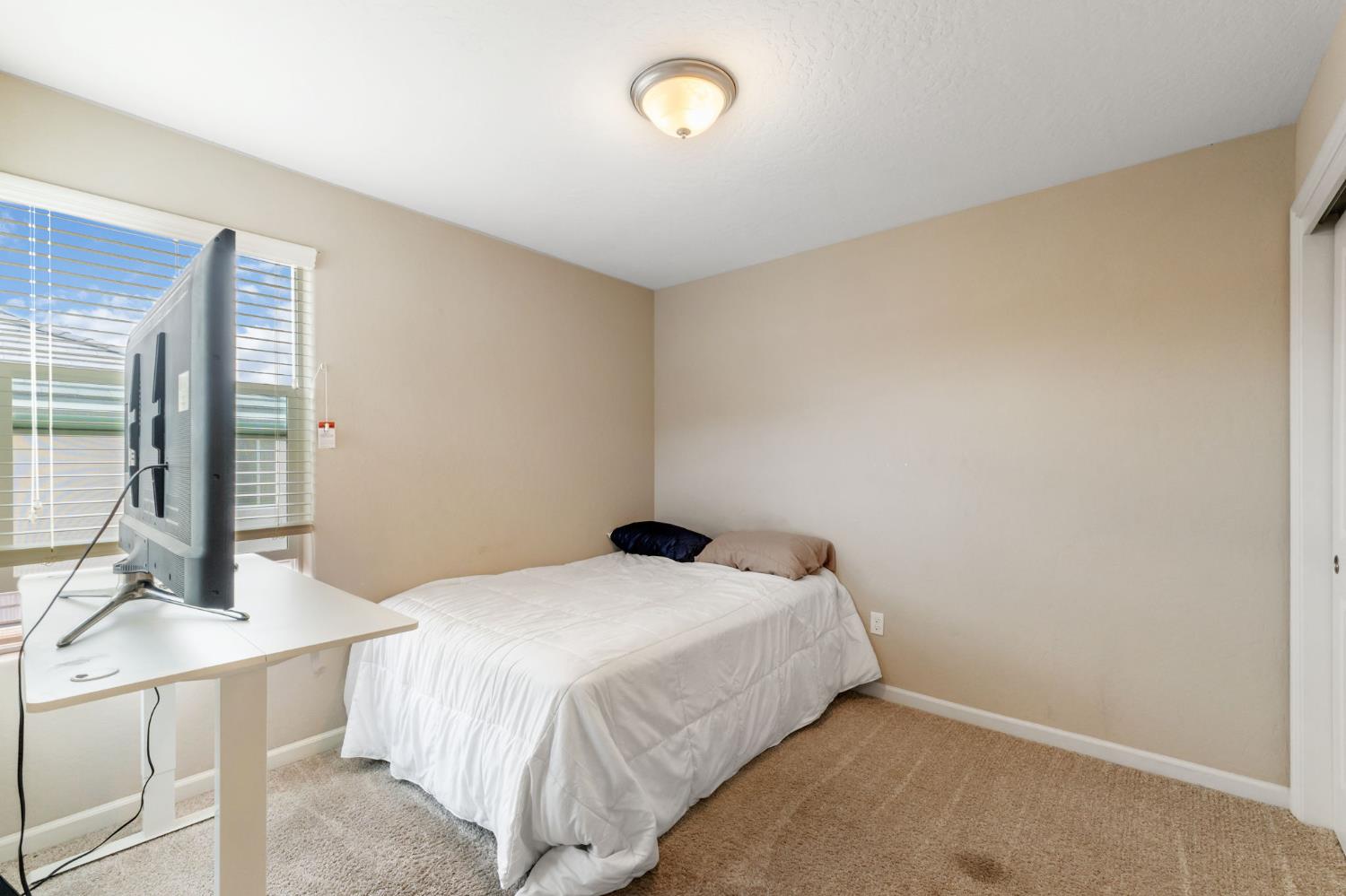 1106 Significant Way W, Madera, CA 93636