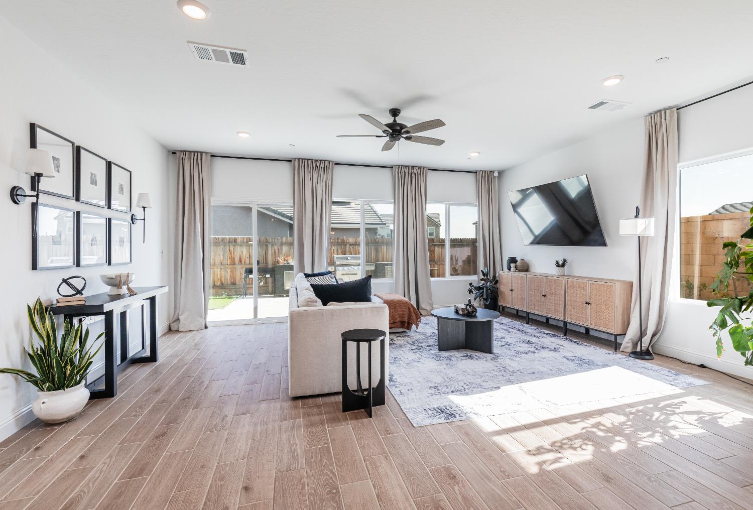 379 Aria S, Madera, CA 93636