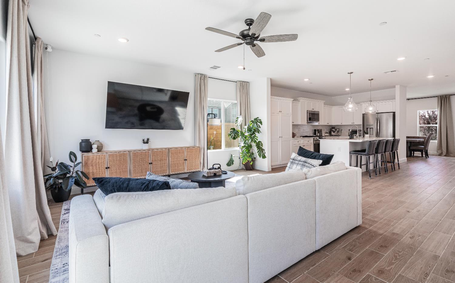 379 Aria S, Madera, CA 93636