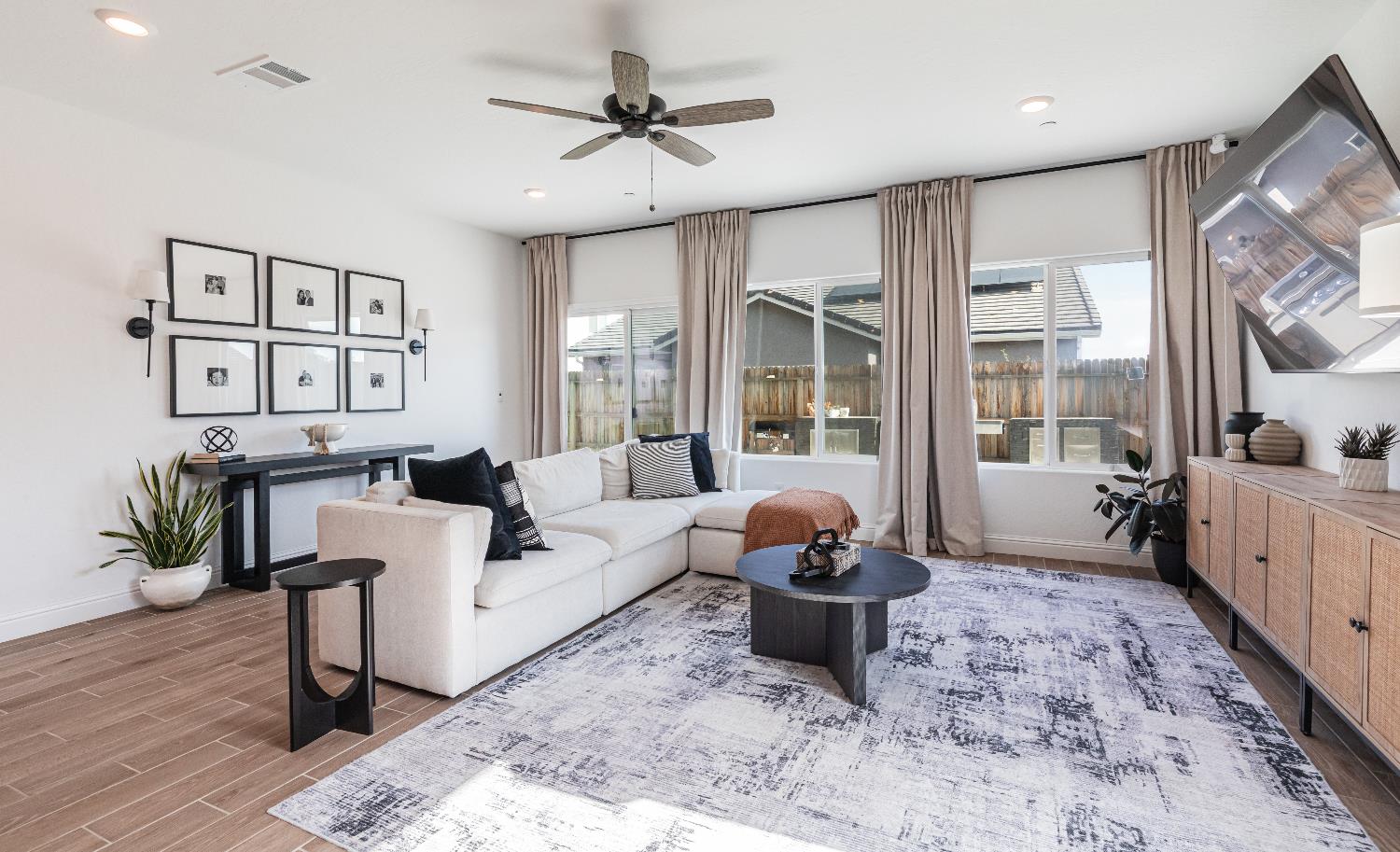 379 Aria S, Madera, CA 93636