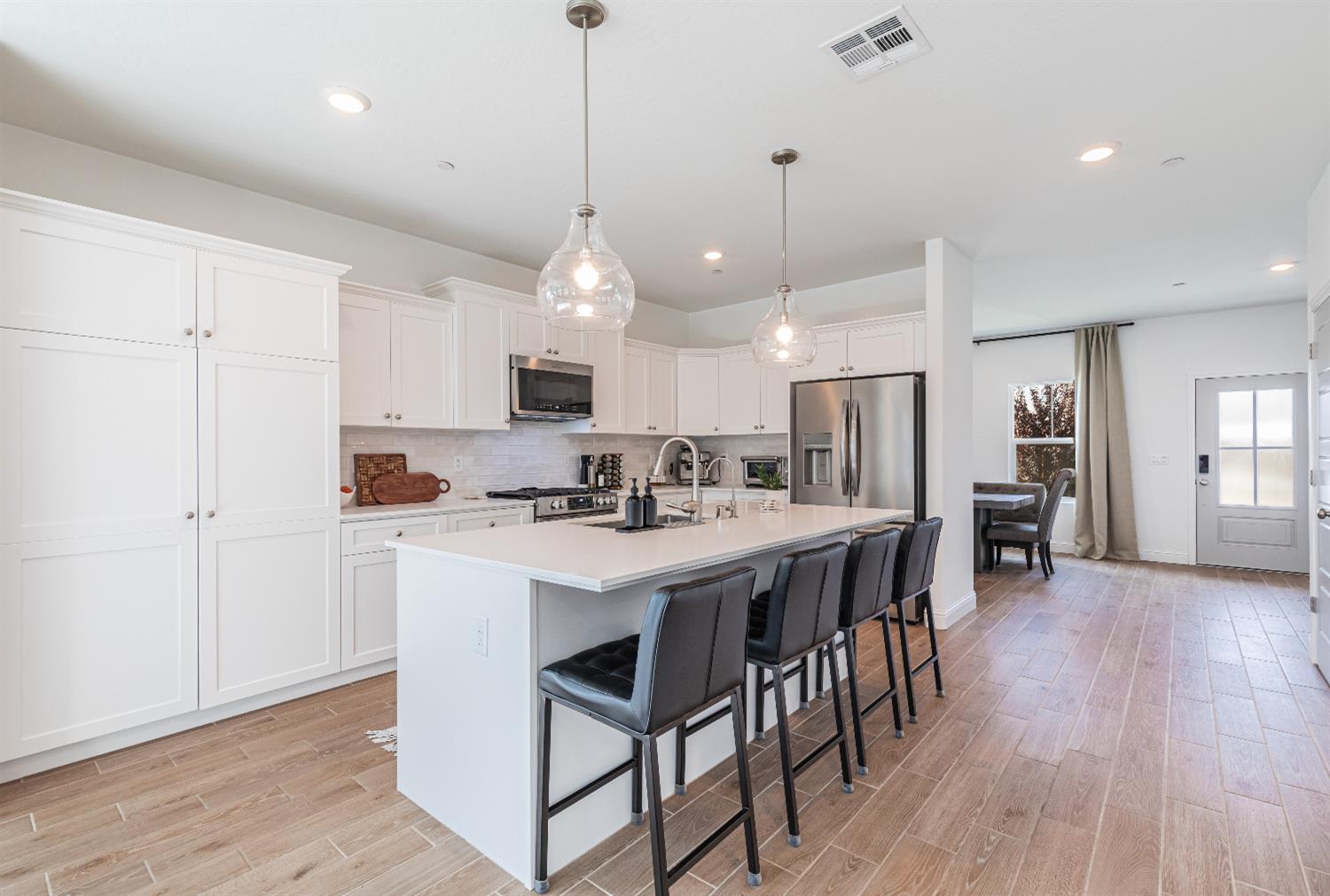 379 Aria S, Madera, CA 93636