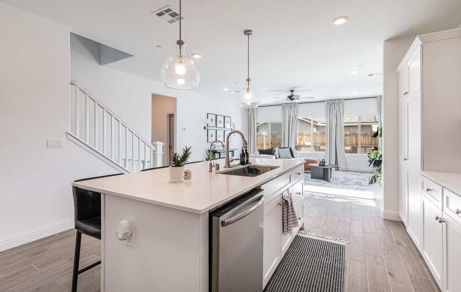 379 Aria S, Madera, CA 93636