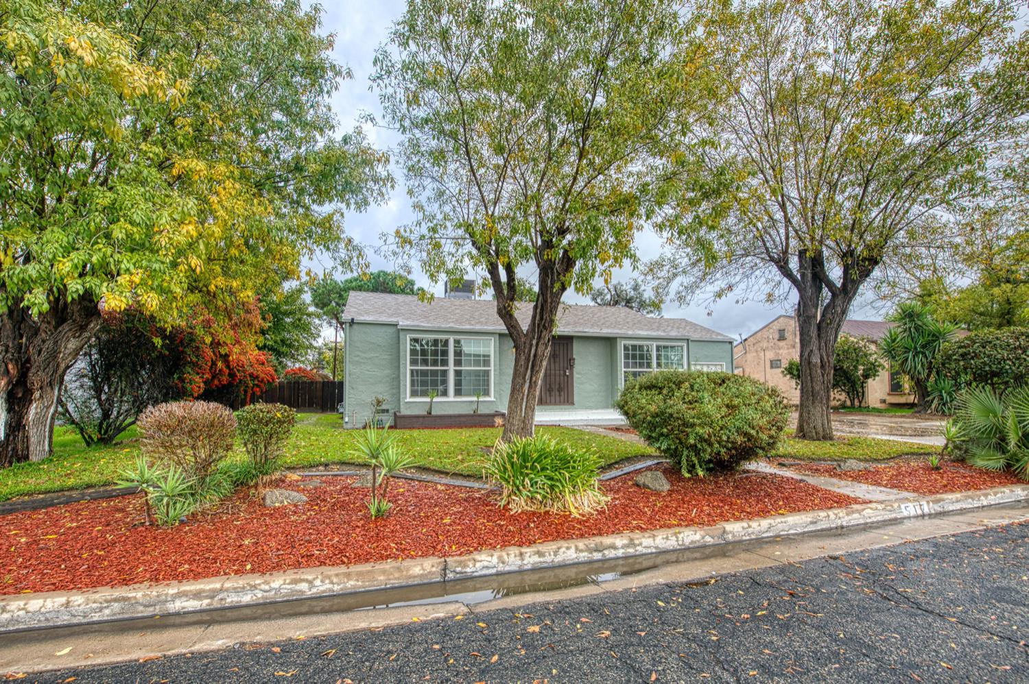 517 Rotan Ave, Madera, CA 93637