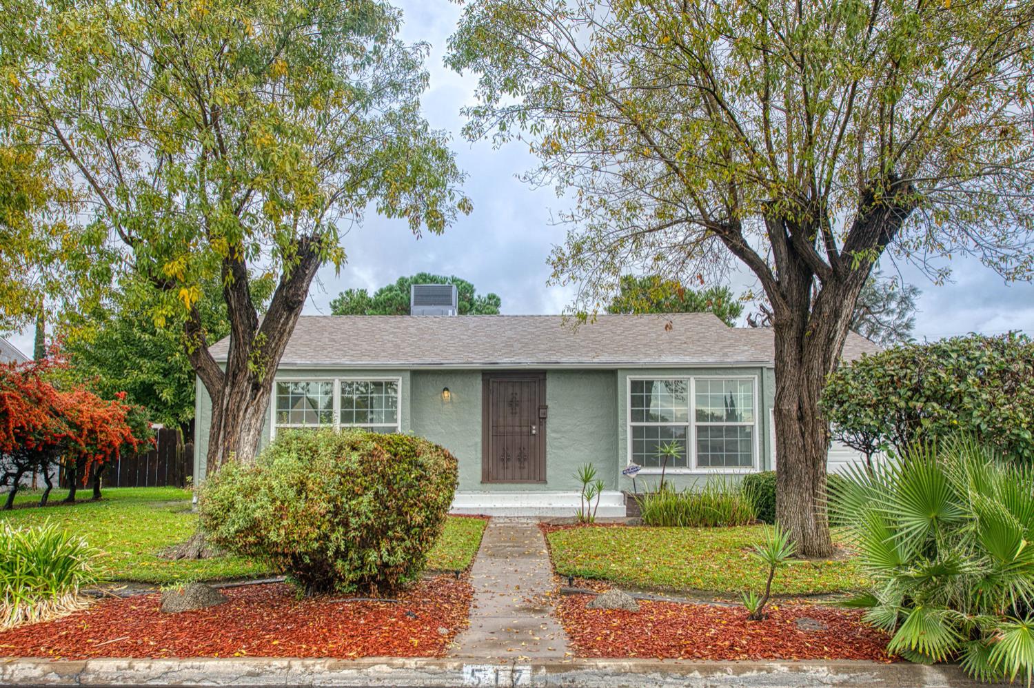 517 Rotan Ave, Madera, CA 93637