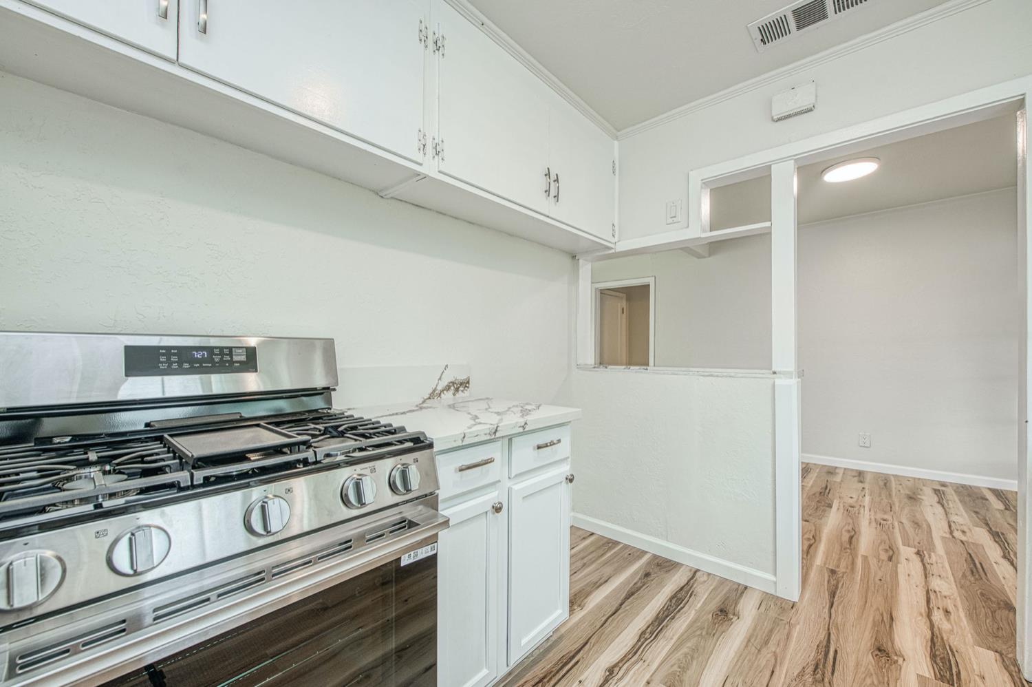 517 Rotan Ave, Madera, CA 93637