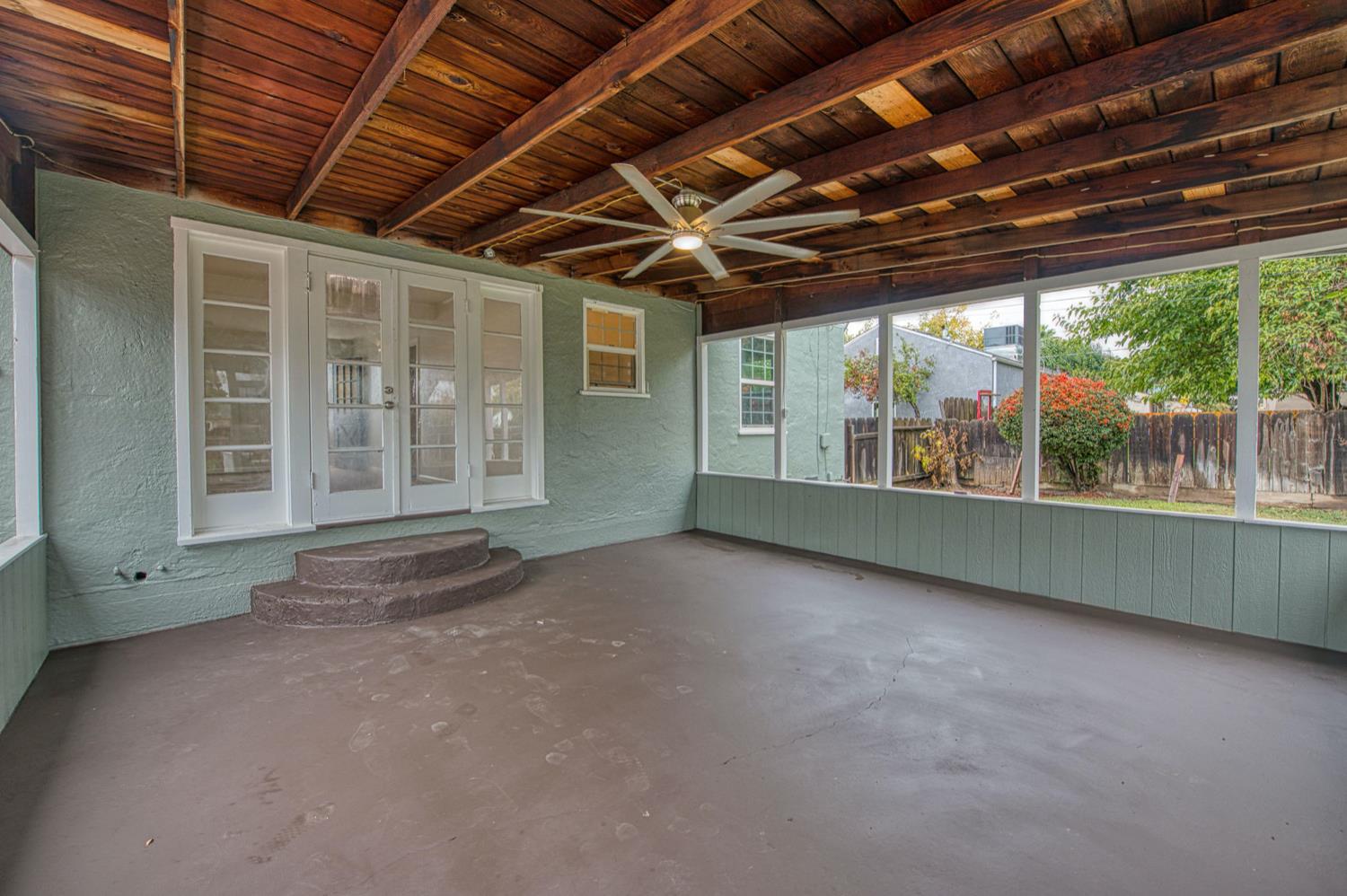 517 Rotan Ave, Madera, CA 93637