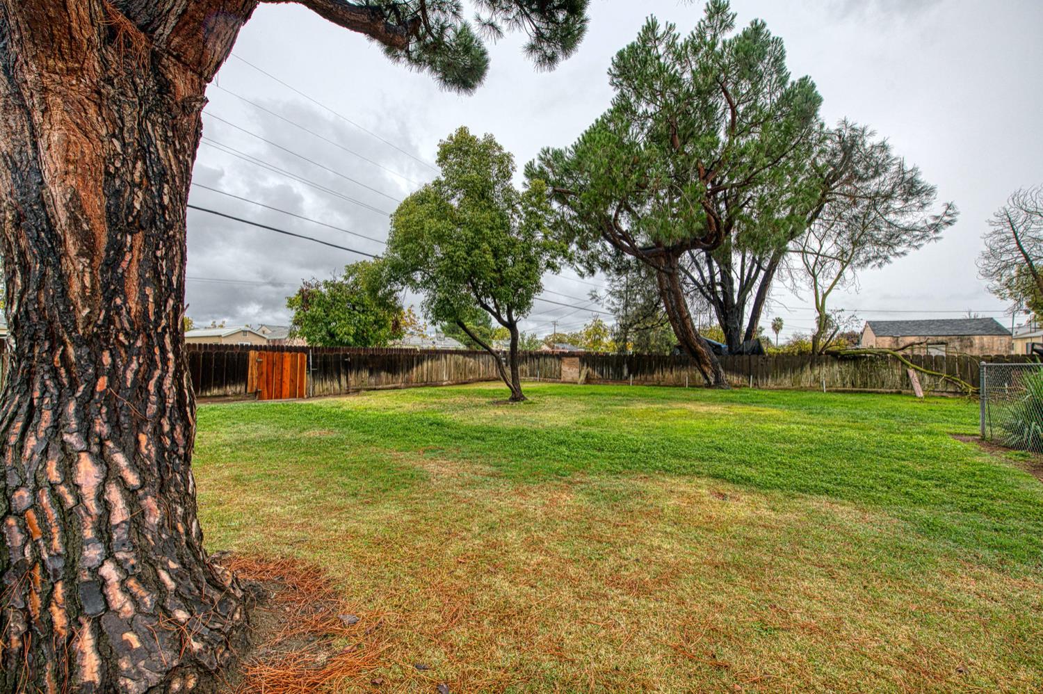 517 Rotan Ave, Madera, CA 93637