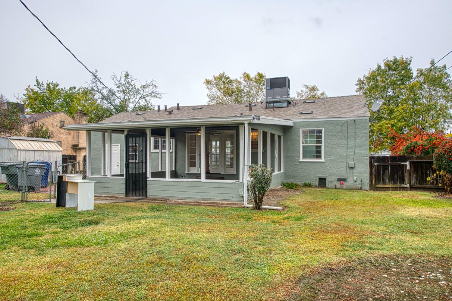 517 Rotan Ave, Madera, CA 93637