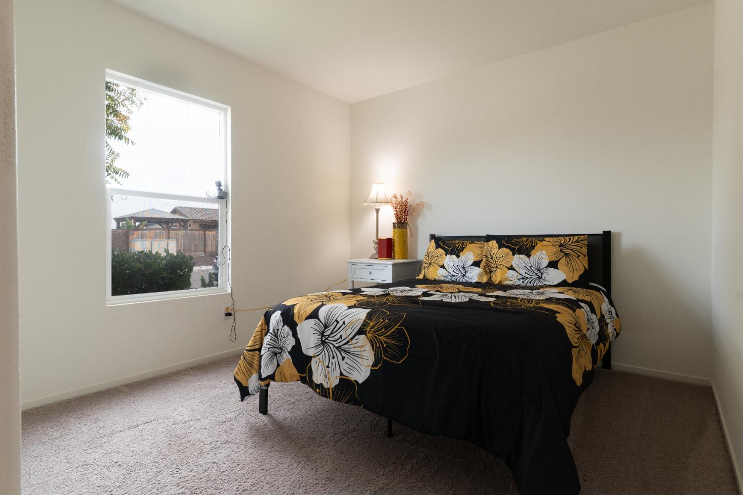 1558 Monte Vista Ave, Madera, CA 93637