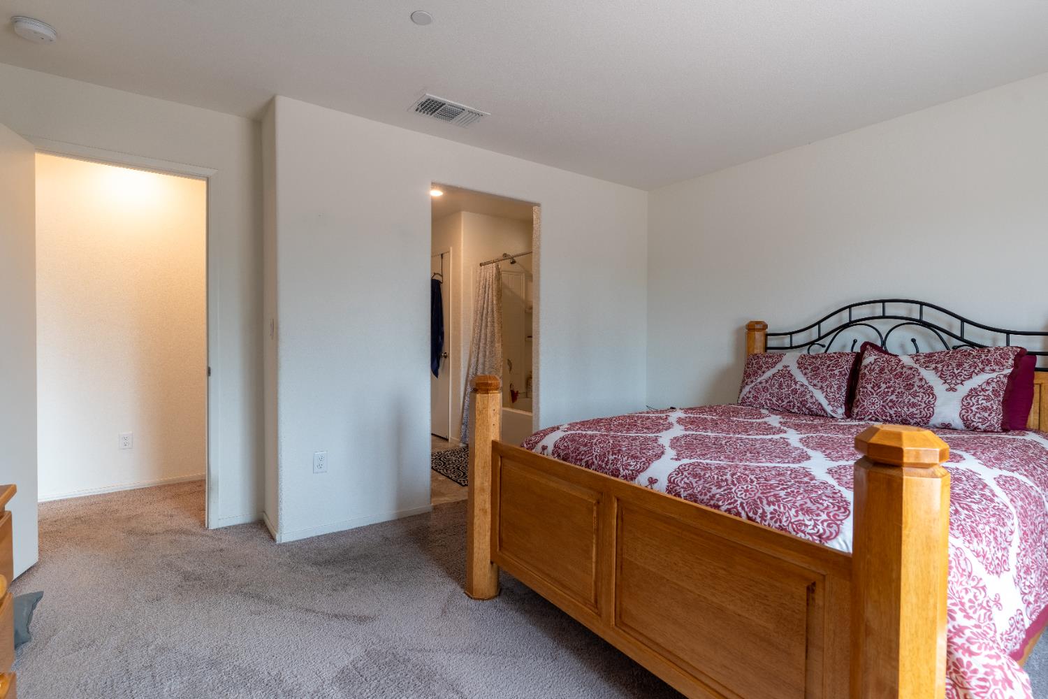 1558 Monte Vista Ave, Madera, CA 93637