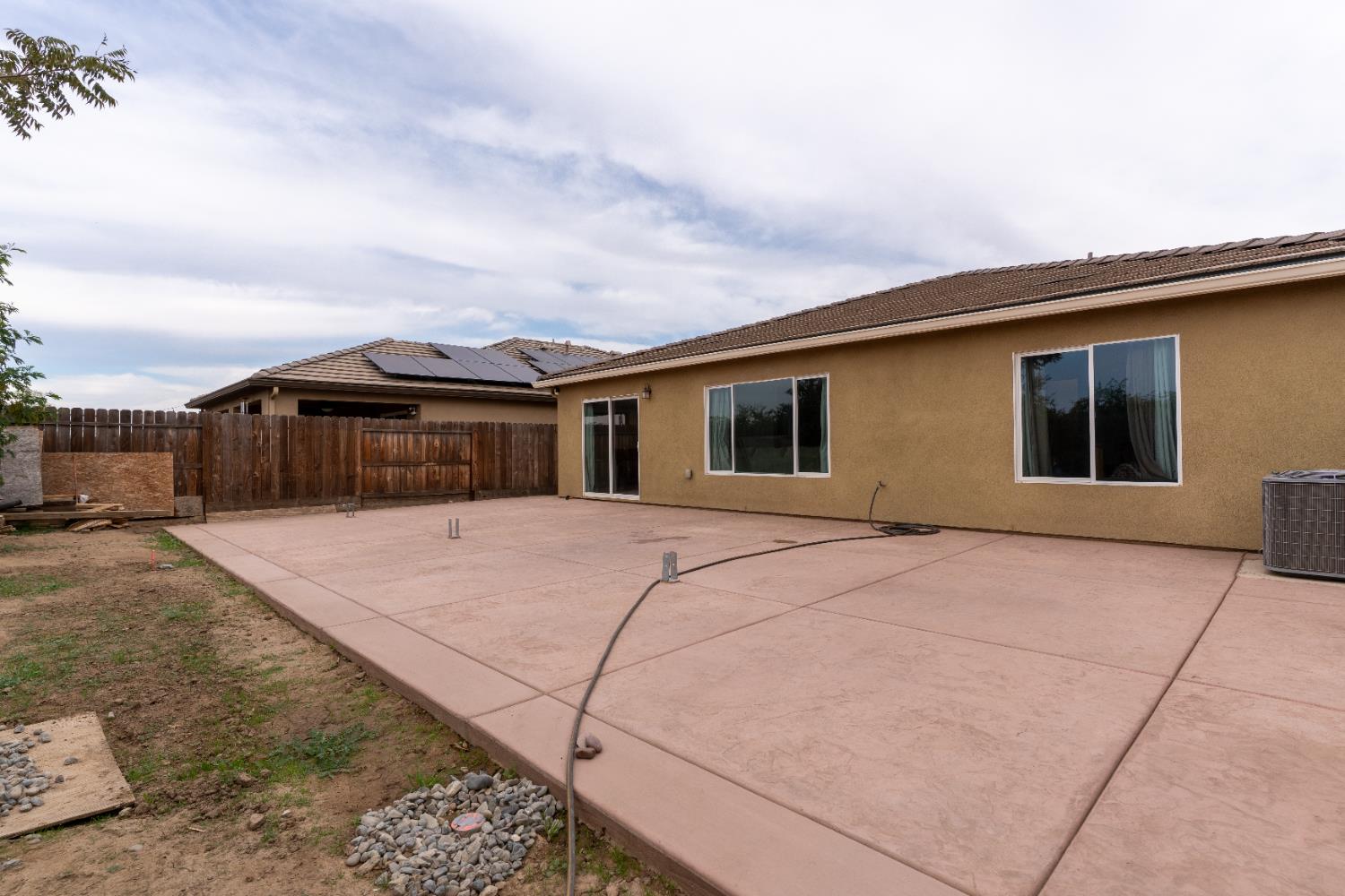 1558 Monte Vista Ave, Madera, CA 93637