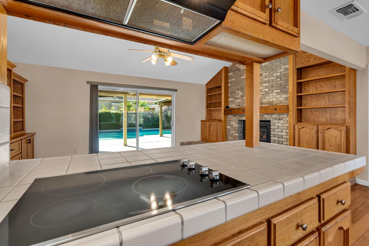 2352 Frederick Way, Madera, CA 93637