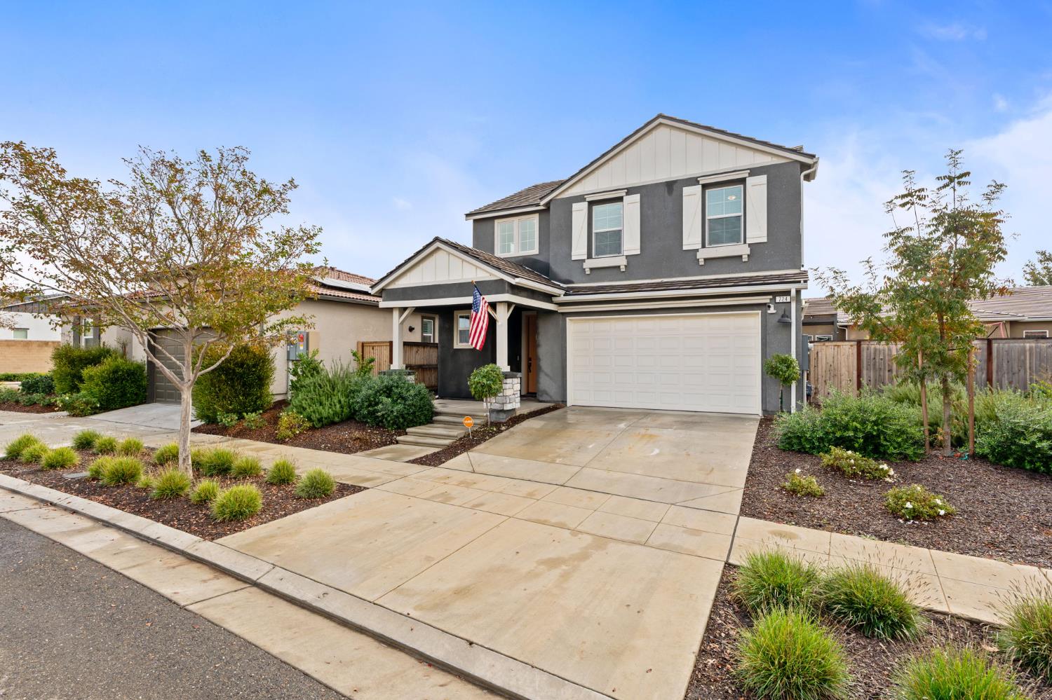 724 Arrowhead Dr, Madera, CA 93636