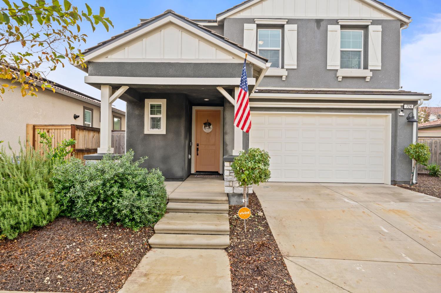 724 Arrowhead Dr, Madera, CA 93636