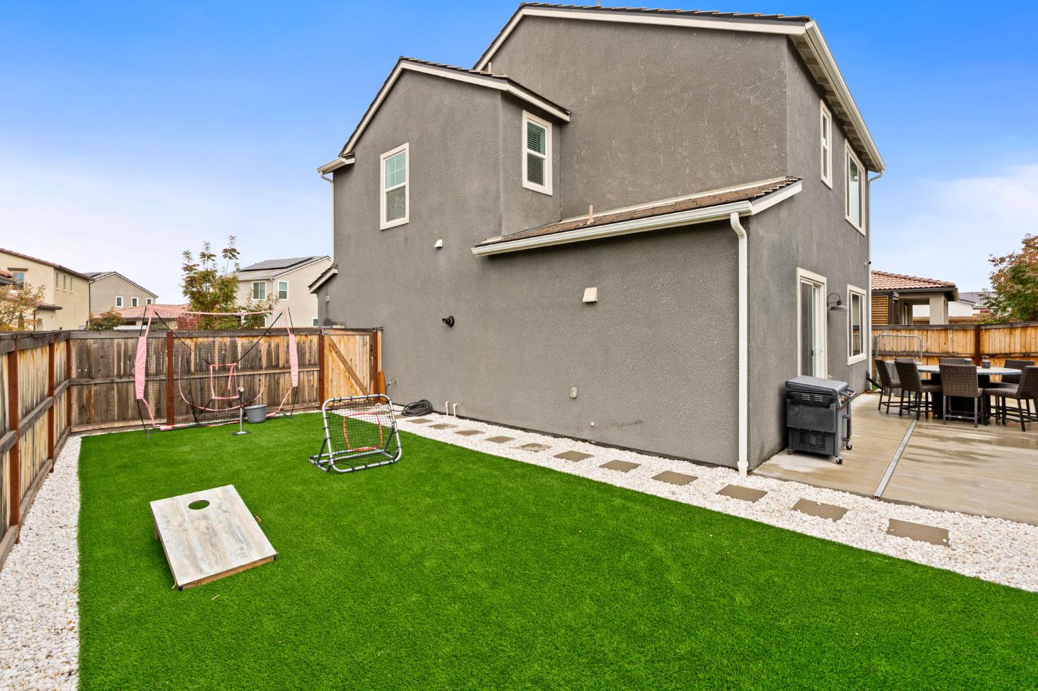 724 Arrowhead Dr, Madera, CA 93636