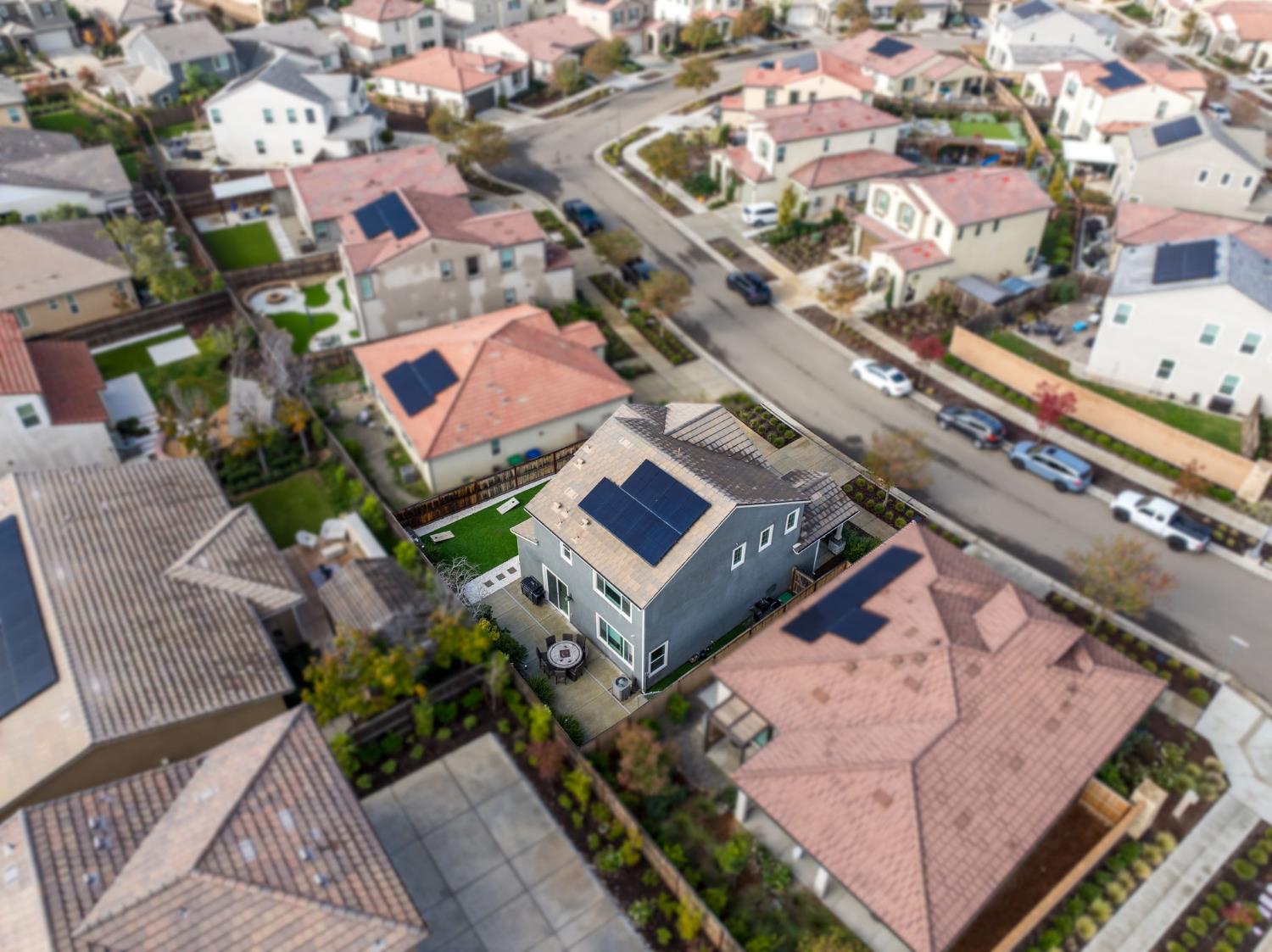 724 Arrowhead Dr, Madera, CA 93636