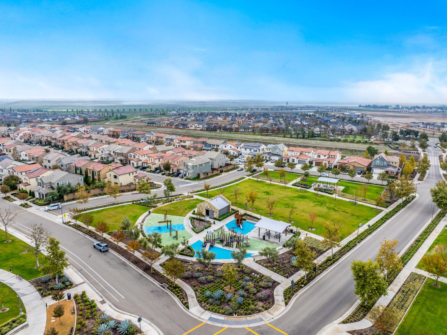 724 Arrowhead Dr, Madera, CA 93636