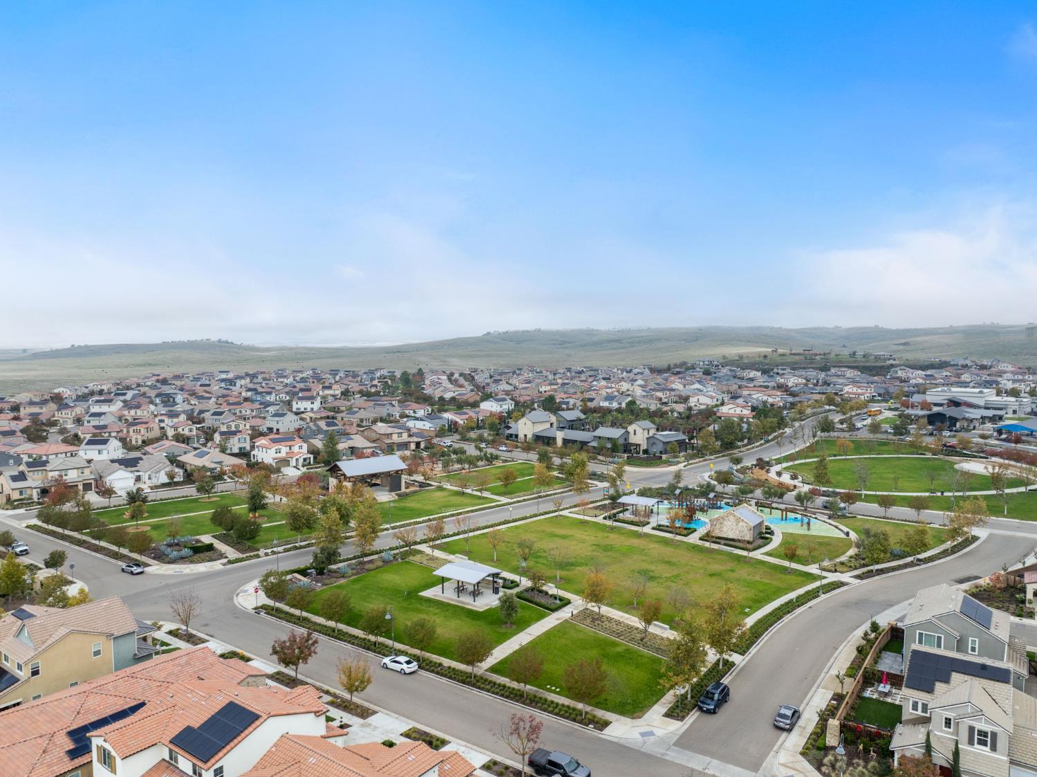 724 Arrowhead Dr, Madera, CA 93636