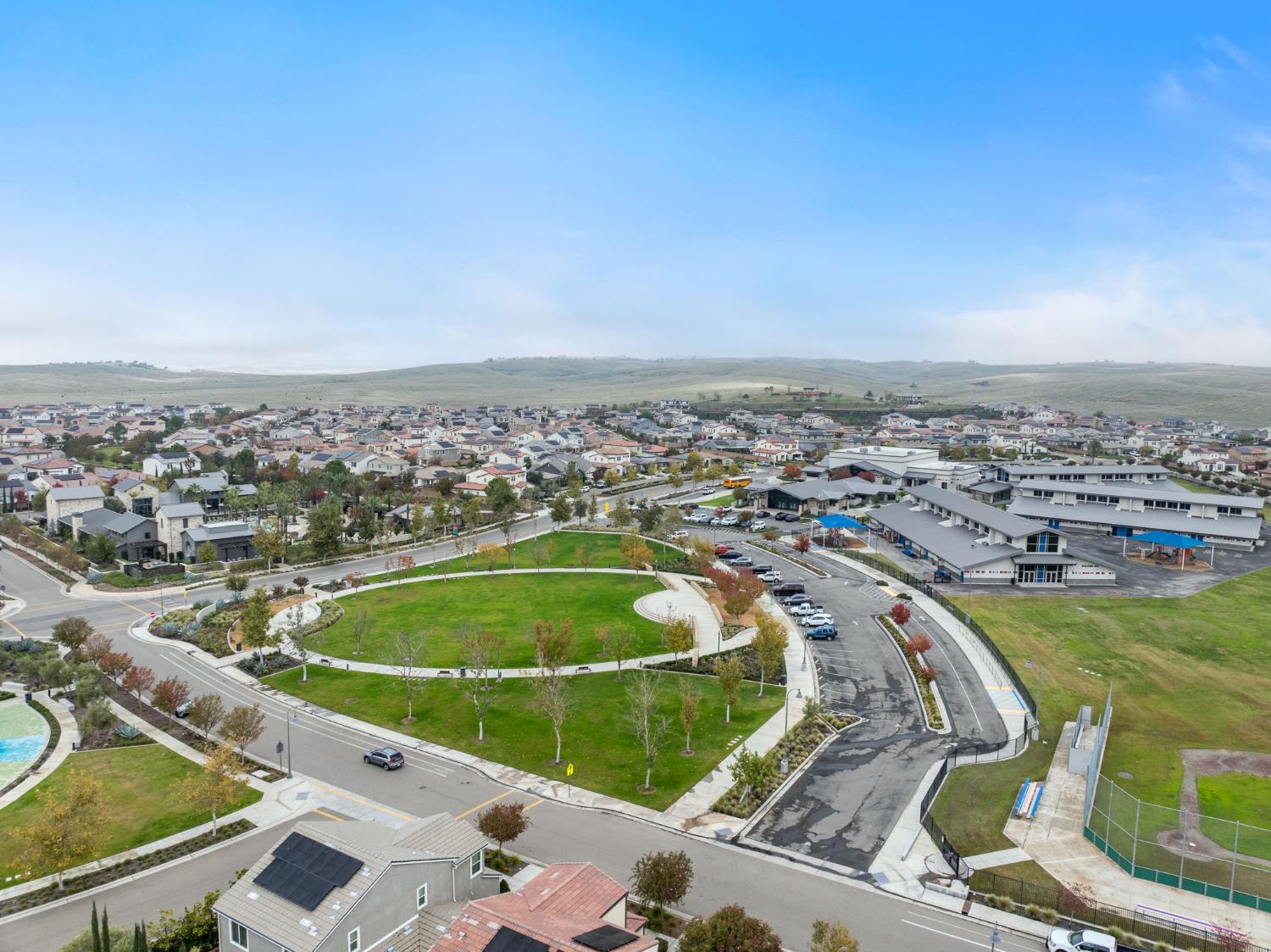 724 Arrowhead Dr, Madera, CA 93636