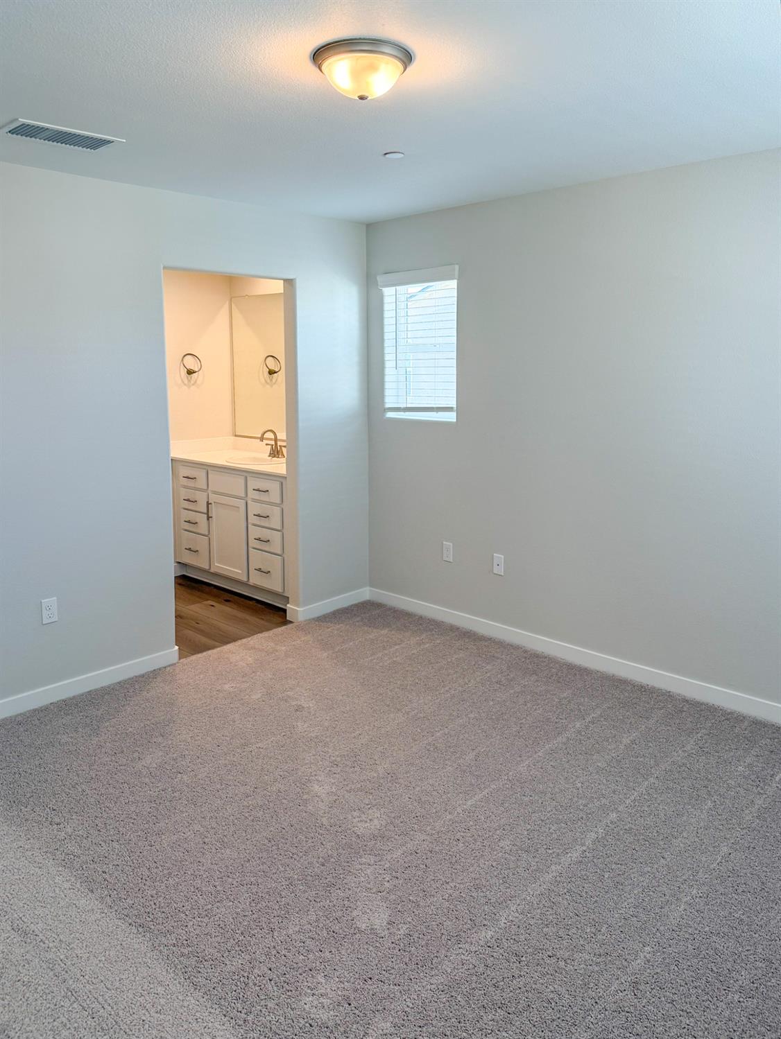 796 Laina Ave, Madera, CA 93636