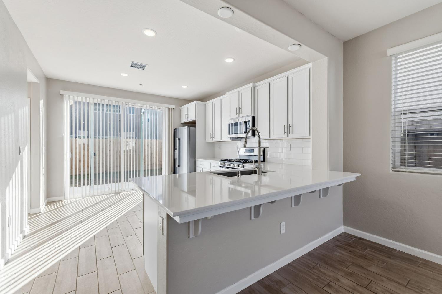 1116 Elevations Way W, Madera, CA 93636