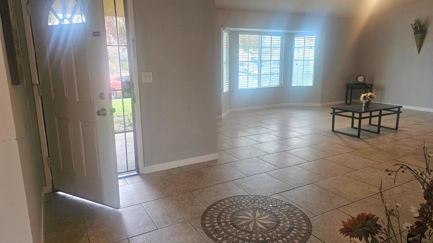 1331 Alicante Way, Madera, CA 93638