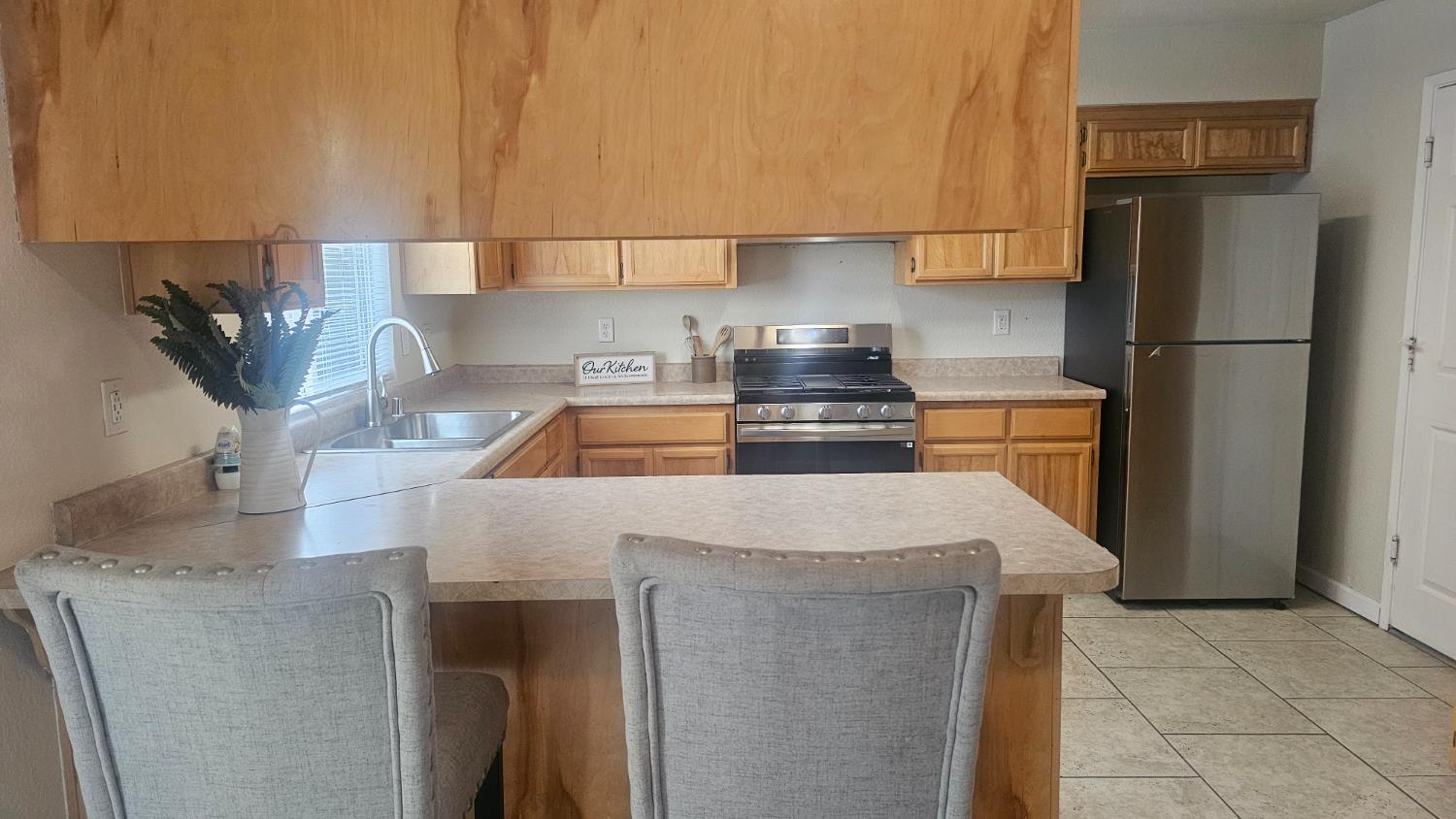 1331 Alicante Way, Madera, CA 93638