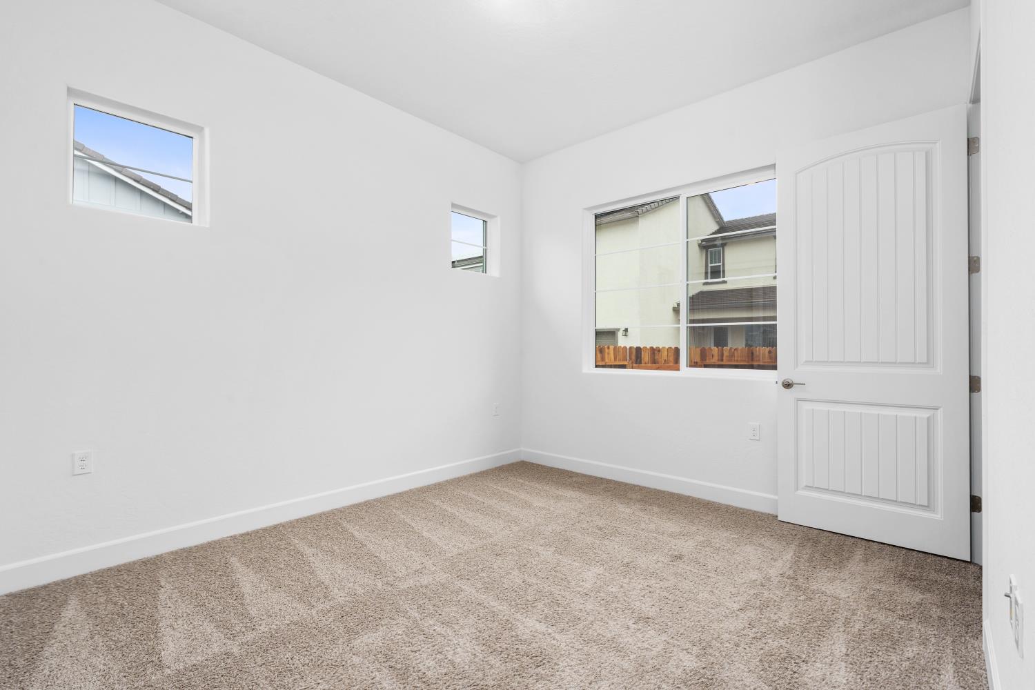 331 Peters Ln S, Madera, CA 93636