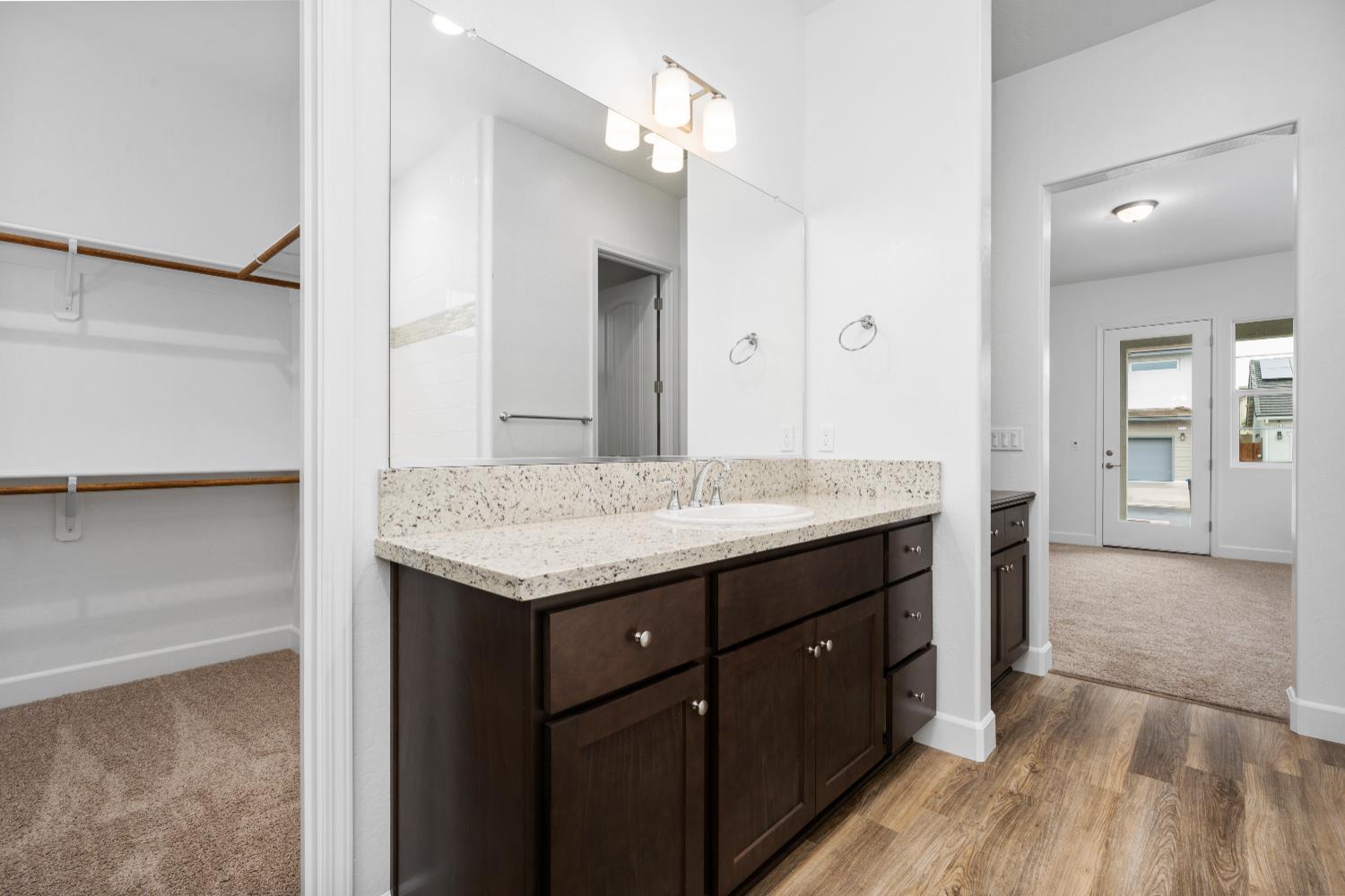 331 Peters Ln S, Madera, CA 93636