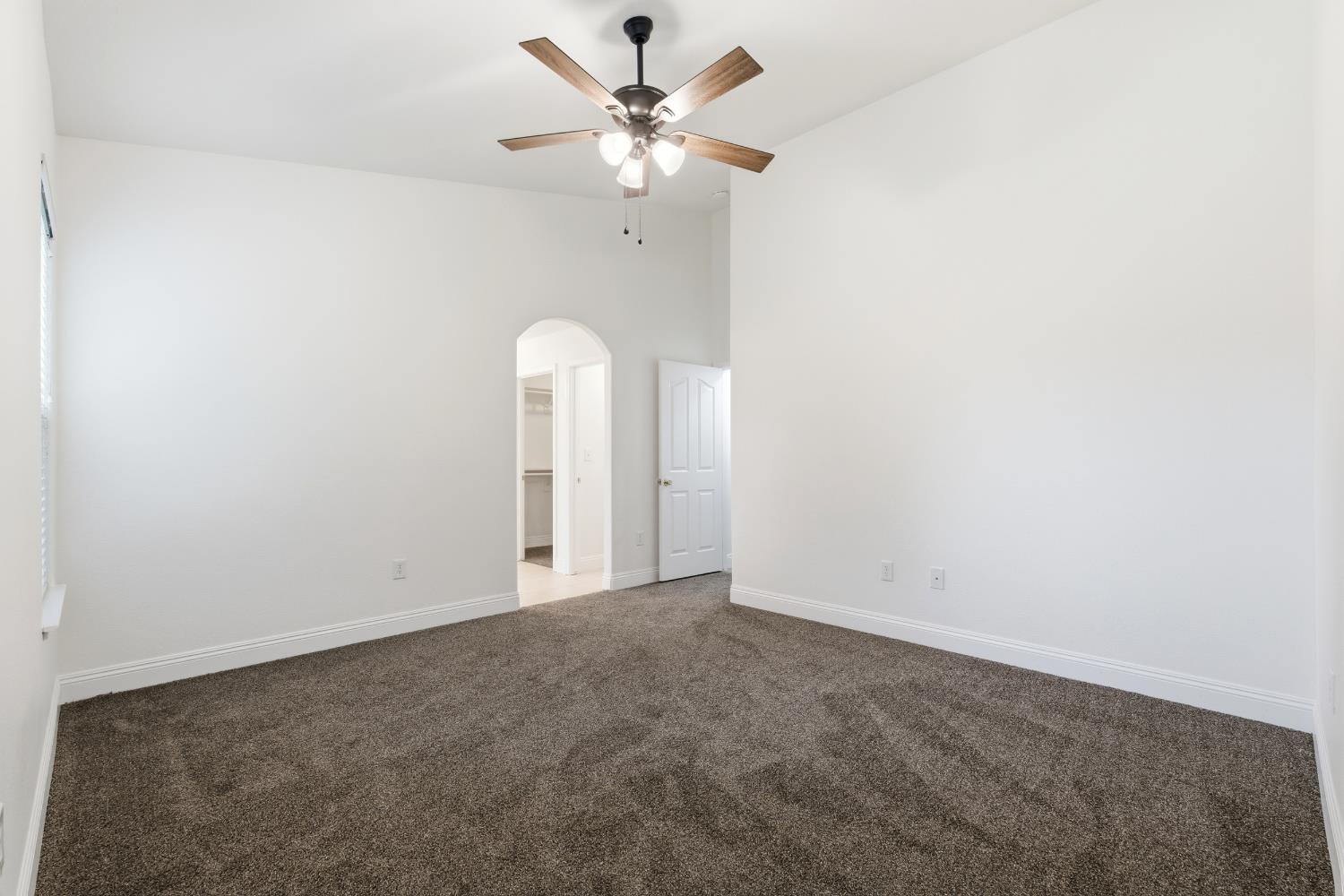 737 Harbor Dr, Madera, CA 93637