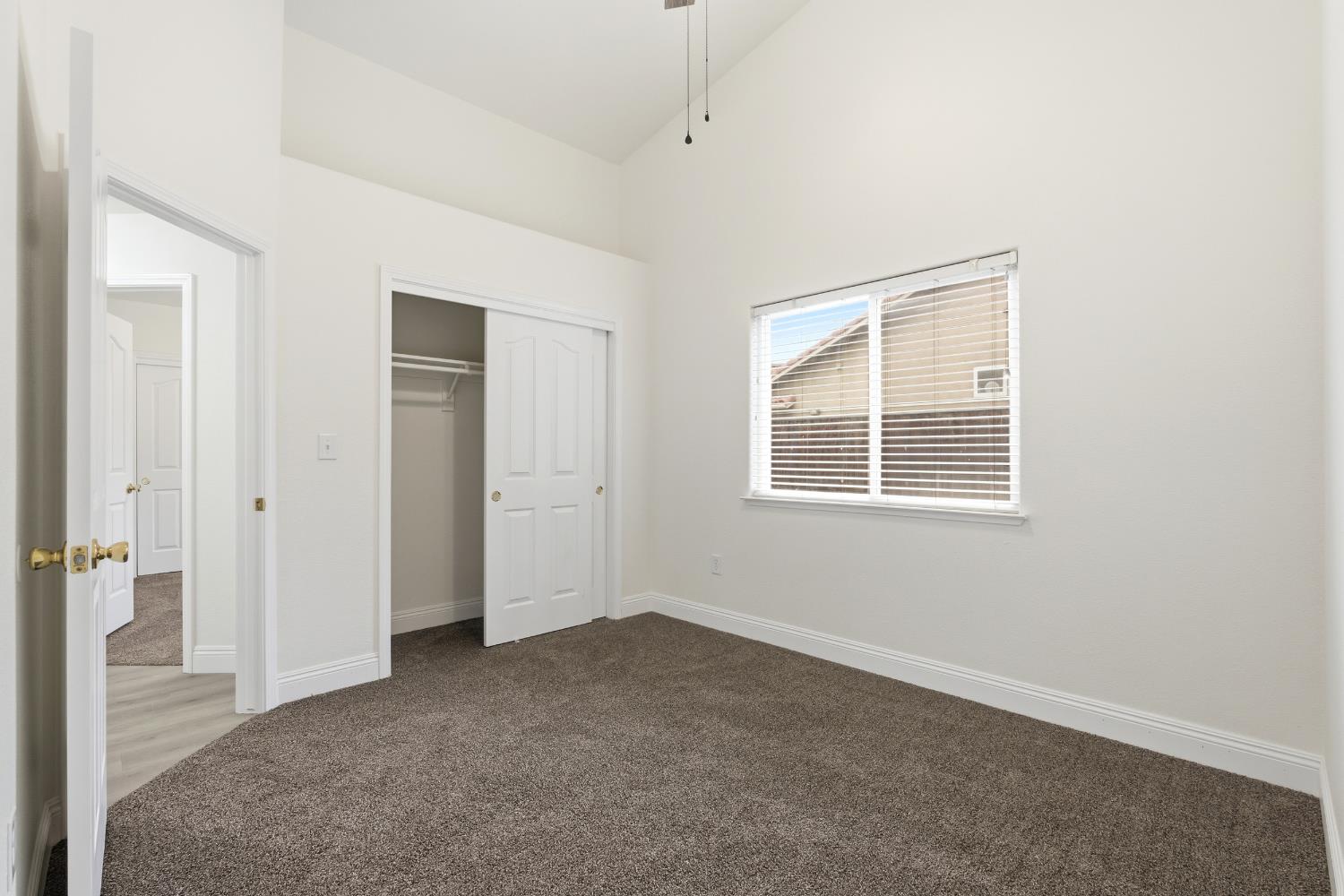 737 Harbor Dr, Madera, CA 93637