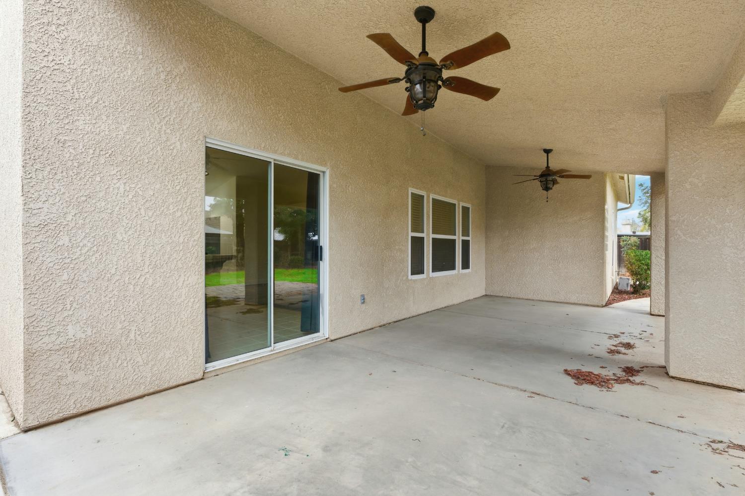 737 Harbor Dr, Madera, CA 93637