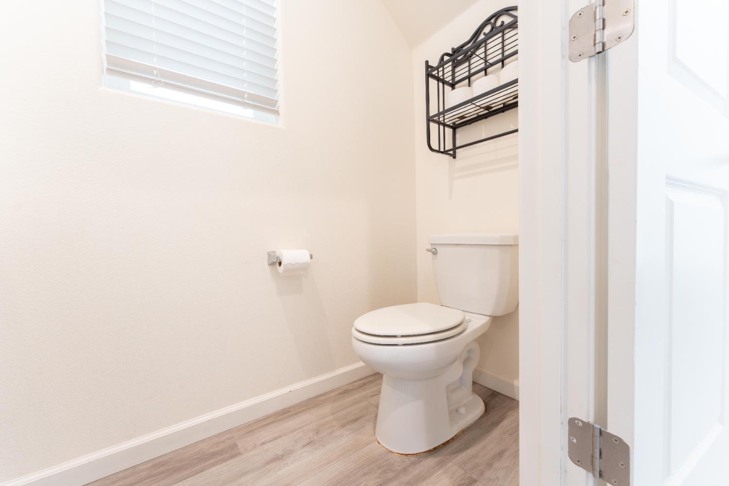 835 Fir St W, Madera, CA 93636