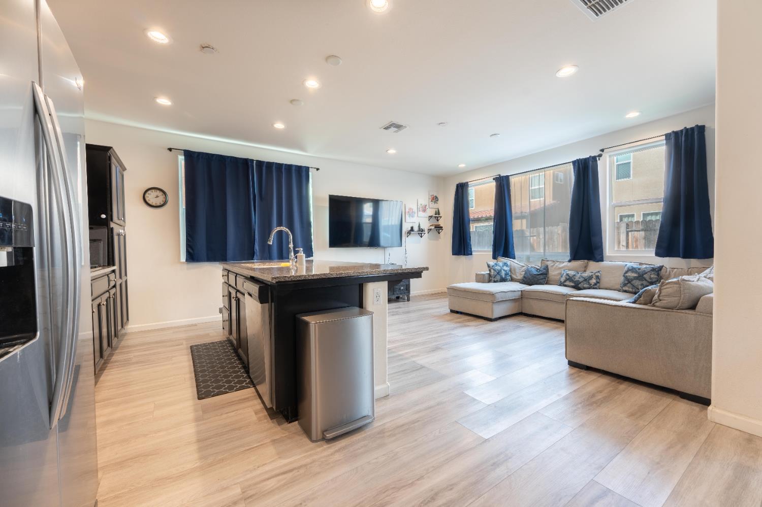 835 Fir St W, Madera, CA 93636