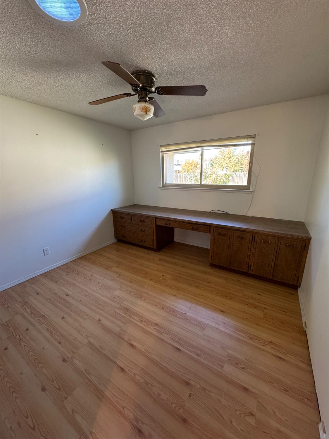 2825 Westgate Dr, Madera, CA 93637