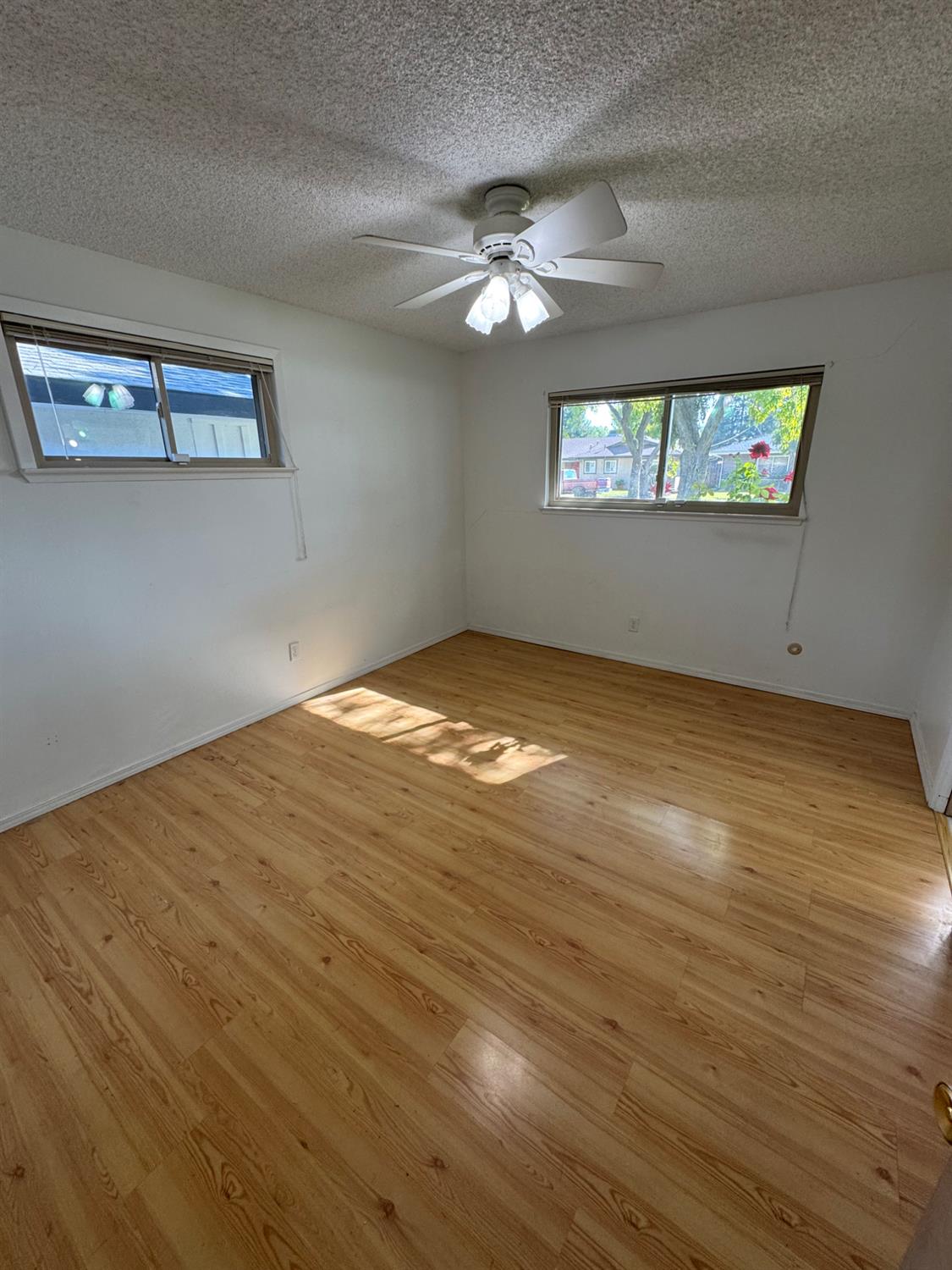 2825 Westgate Dr, Madera, CA 93637