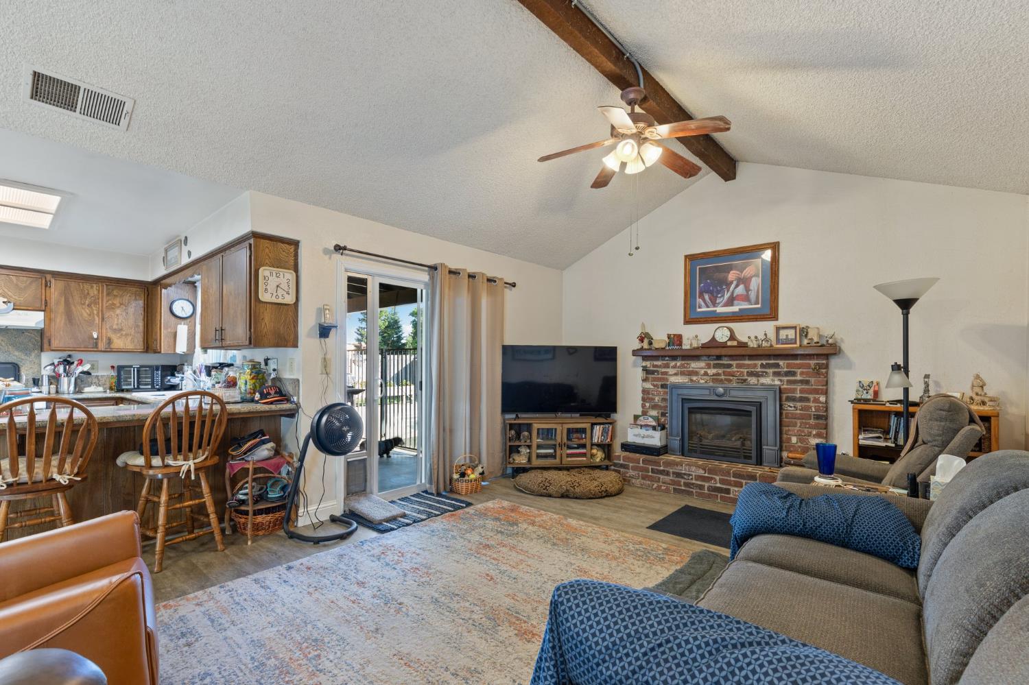 2724 Monocott Dr, Madera, CA 93637