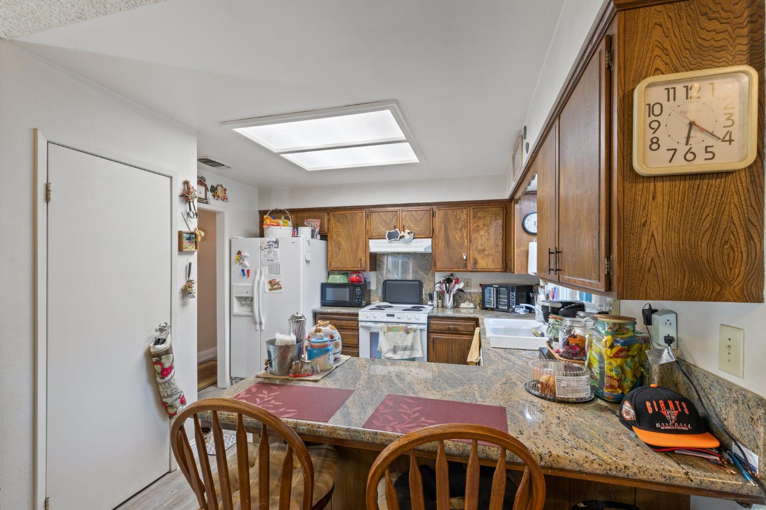 2724 Monocott Dr, Madera, CA 93637