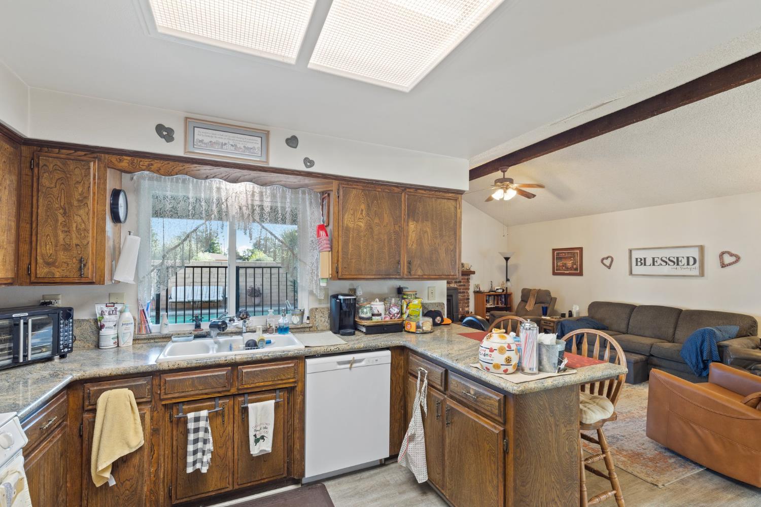 2724 Monocott Dr, Madera, CA 93637