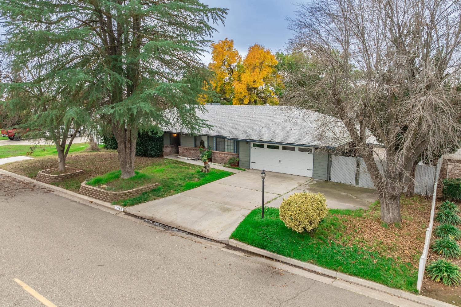 12126 Topper Rd, Madera, CA 93636