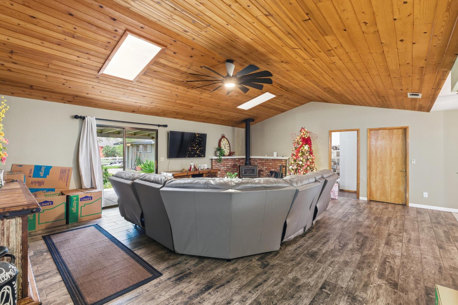 12126 Topper Rd, Madera, CA 93636