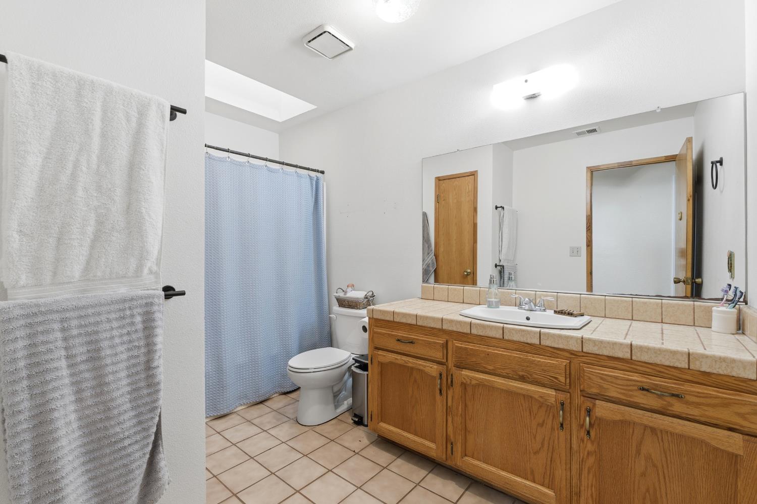 12126 Topper Rd, Madera, CA 93636